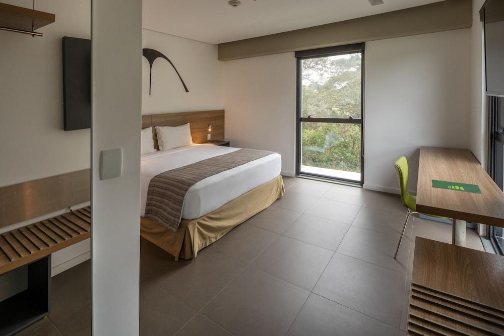 Hotel Linx Galeao 3*