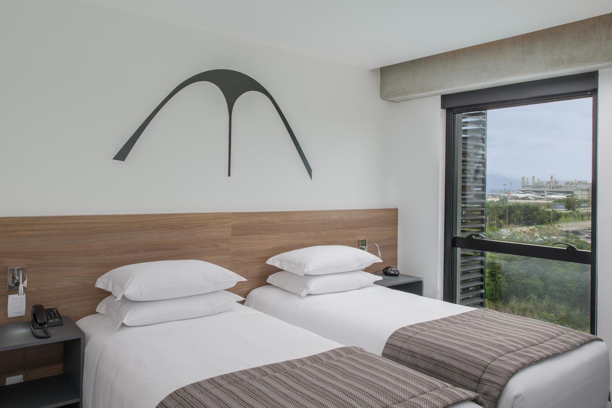 Hotel Linx Galeao 3*